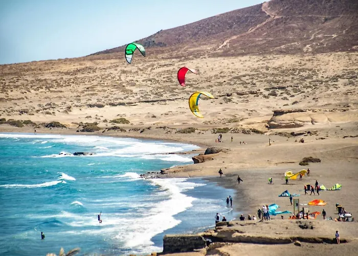 Alquilaencanarias-Medano Colon Center, Near The Beach